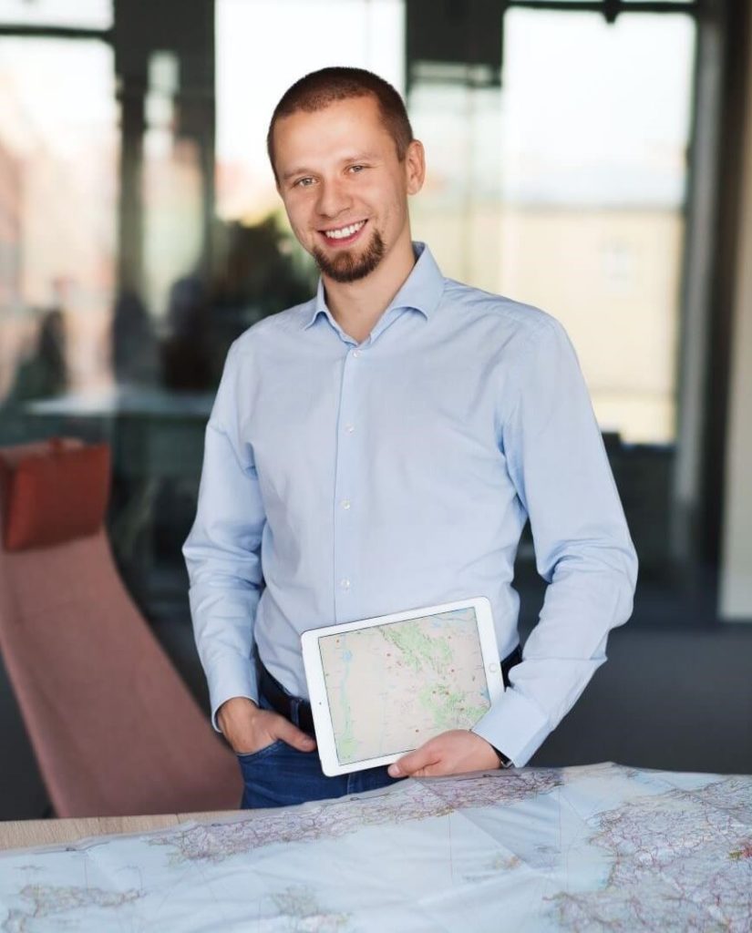 A peek at geospatial innovations for cities of the future with Jaroslaw Marciniak