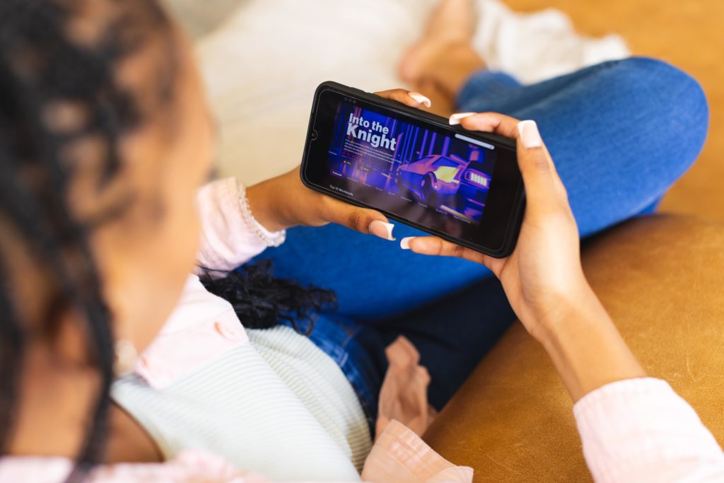 A woman using mobile streaming services.