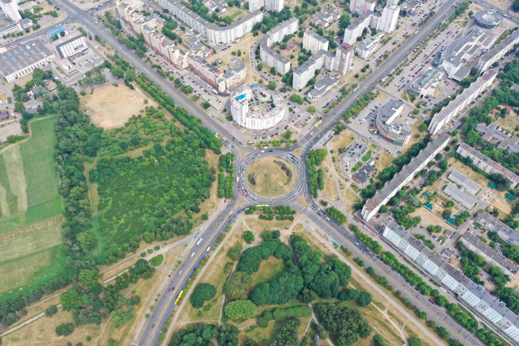 Closing the geometry gap in building footprint extraction - our first look at HiSup