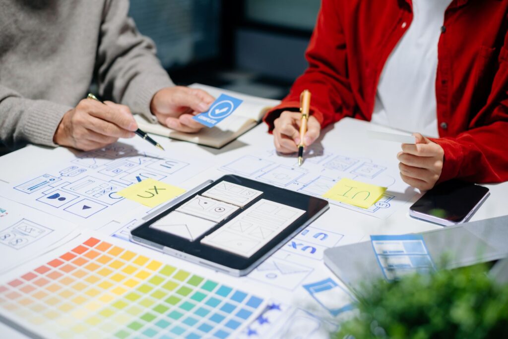 Agile consulting, Agile Assessment. Close up view of developer team brainstorming on their project